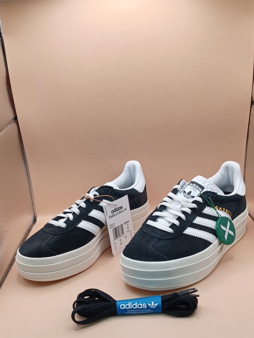 Adidas Originals Gazelle Bold Casual Shoes-Black/White Women Size 6 US HQ6912